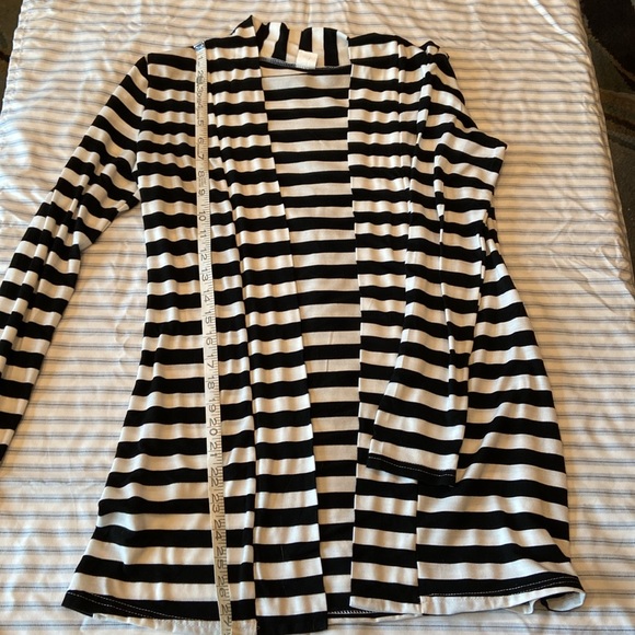 Samier open sweater, size large, black and white striped. - Picture 9 of 10